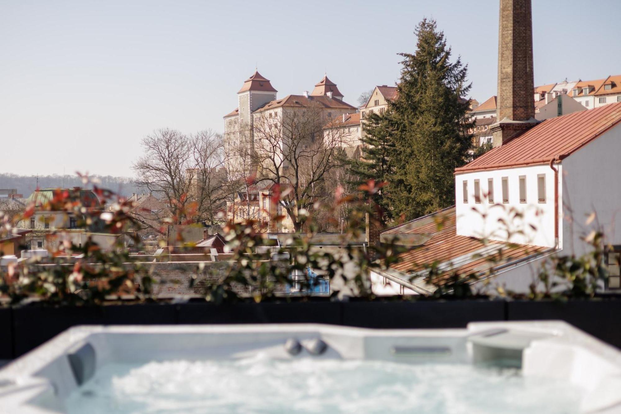 Aparthotel Na Klenici Mladá Boleslav Exterior photo